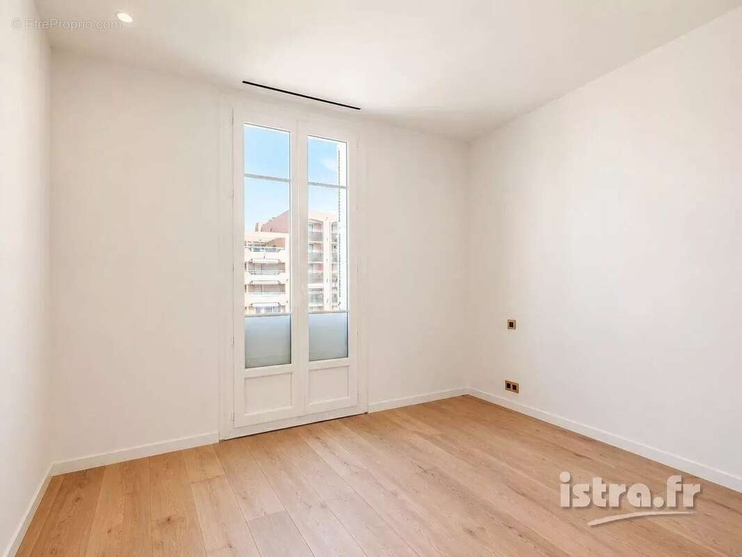 Nice proche mer – Appartement F4 rénové - photo 9
