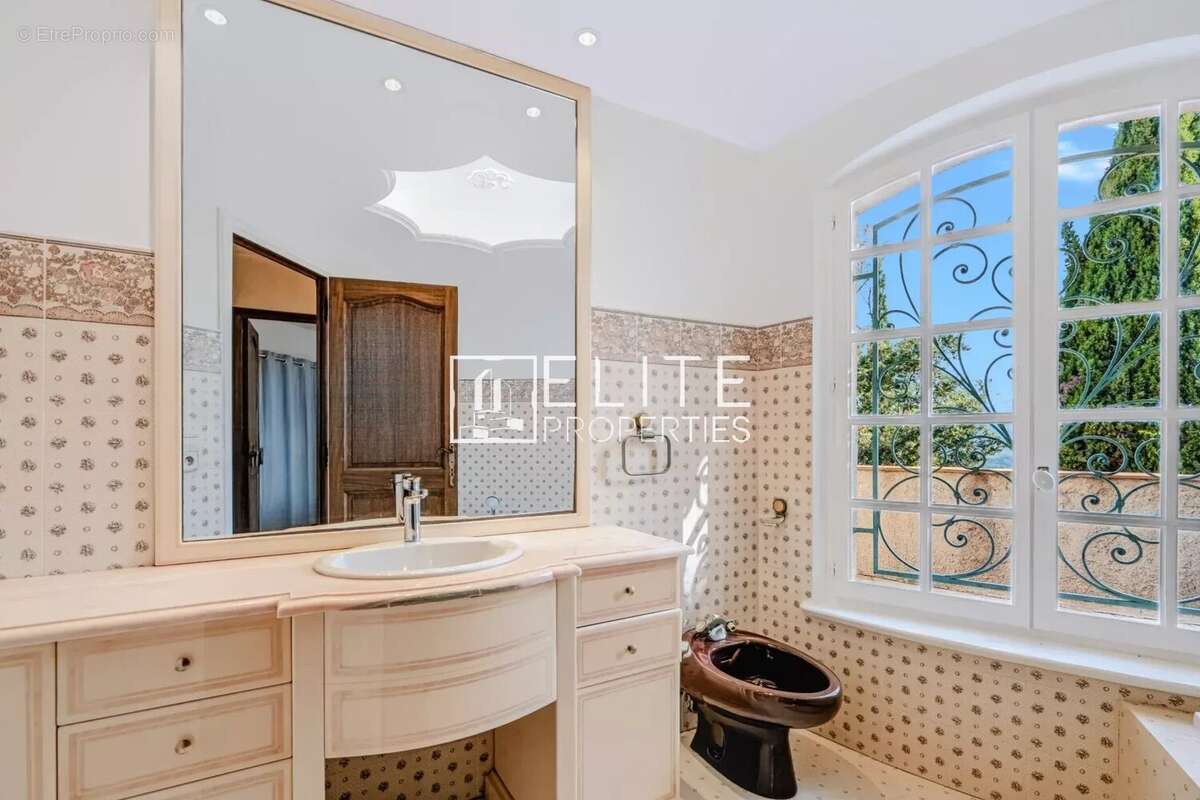Maison de charme avec vue mer panoramique. piscine et dépendance - photo 29