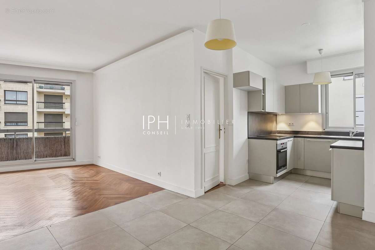 Appartement à NEUILLY-SUR-SEINE