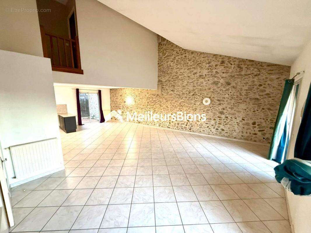 Maison de village T4 135m² + 132m² de garage à Rivesaltes - photo 5