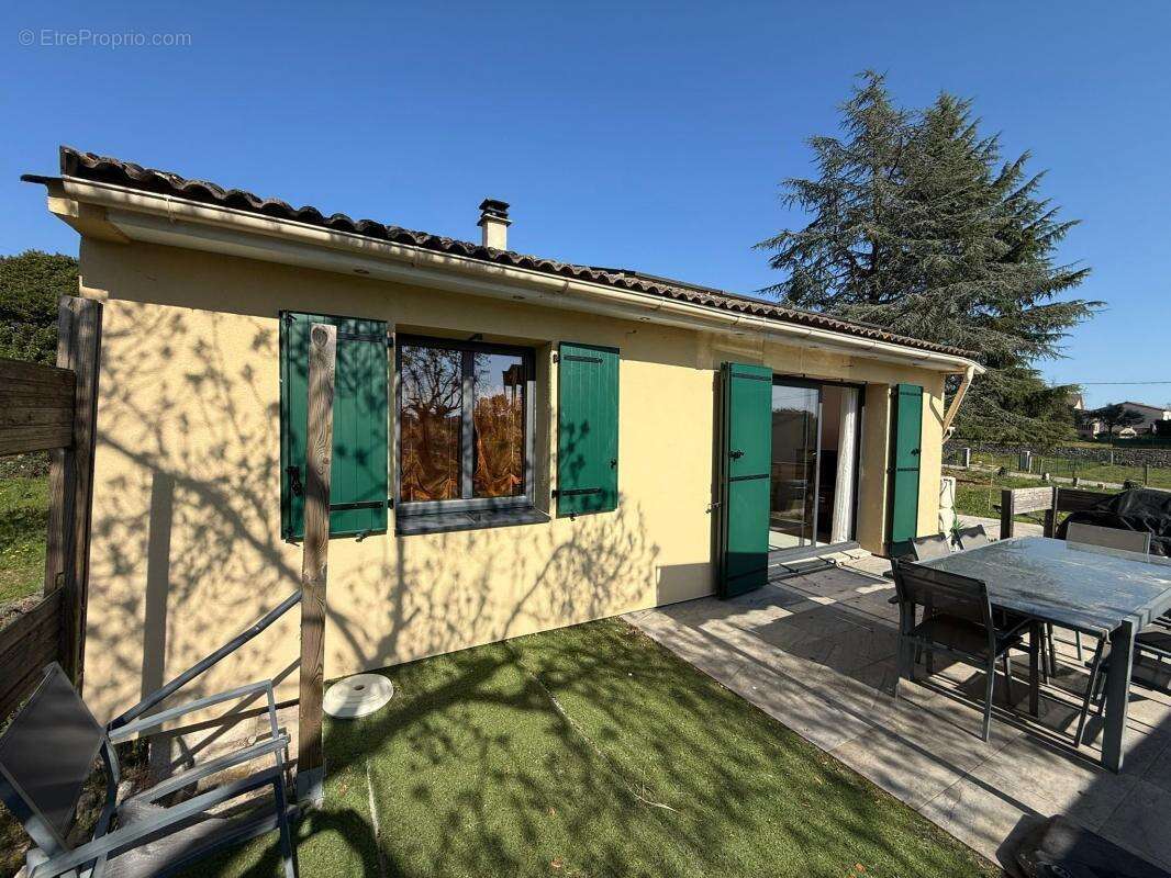 Maison à LABLACHERE