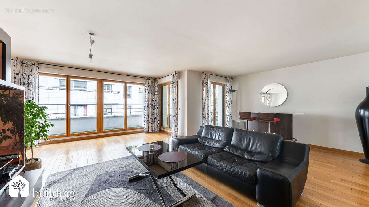 À vendre - Levallois-Perret Centre Mairie - Appartement 5 pièces avec balcon de 127 m² - photo 3