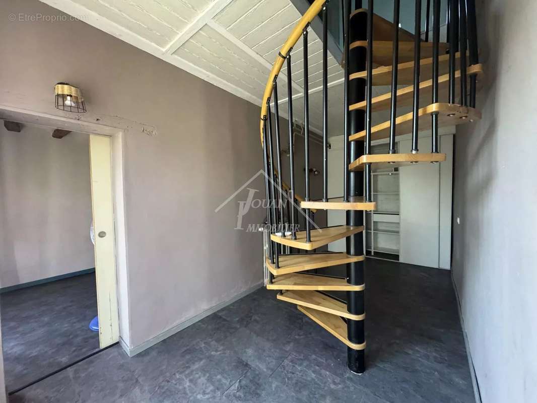 Maison à PARAY-LE-FRESIL