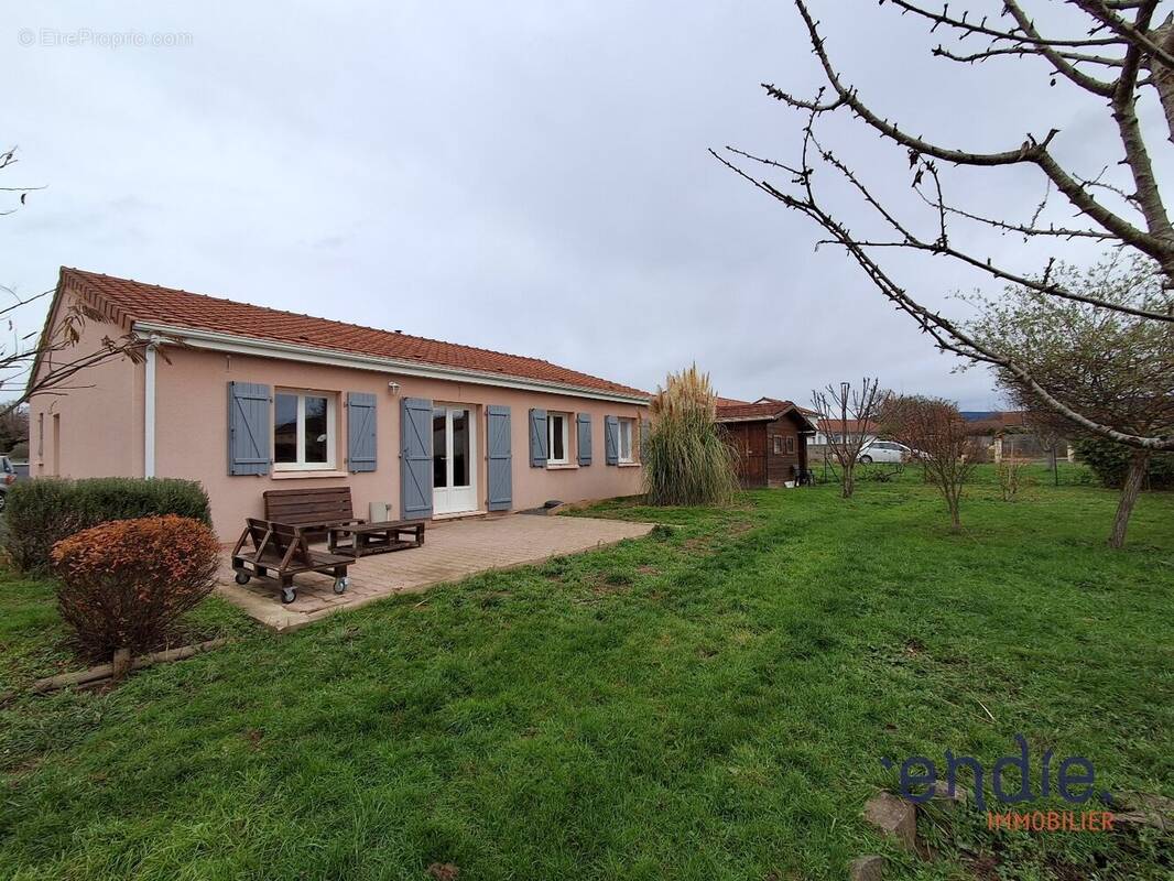 Maison à PUY-GUILLAUME