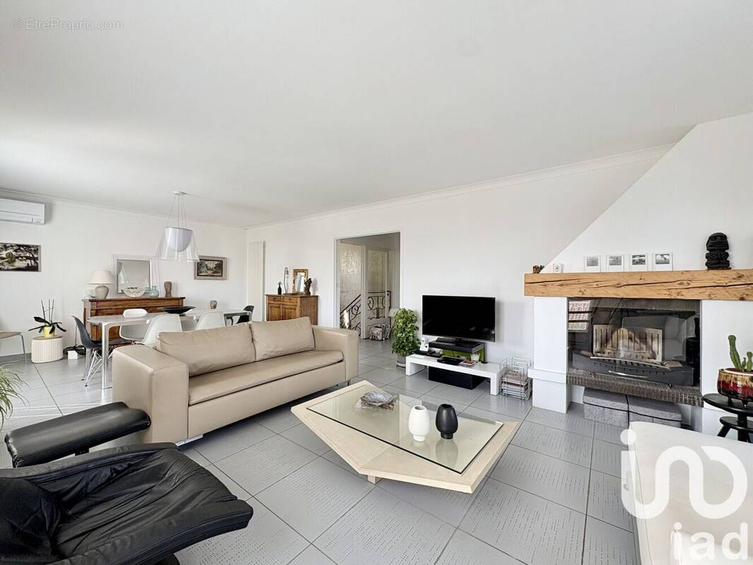 Photo 1 - Maison à SAINT-JEAN-DE-MUZOLS