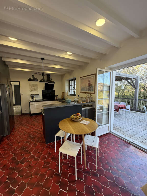 Maison à MONTROND-LES-BAINS