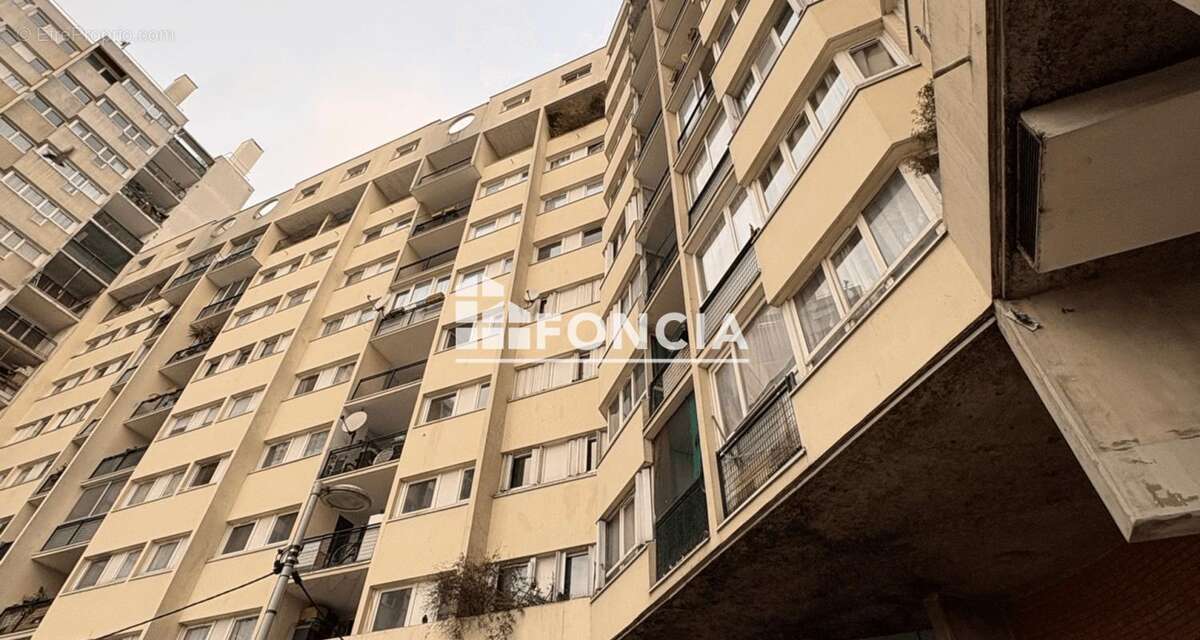 Appartement à LA COURNEUVE