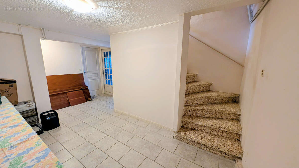 Maison à VILLELONGUE-DELS-MONTS