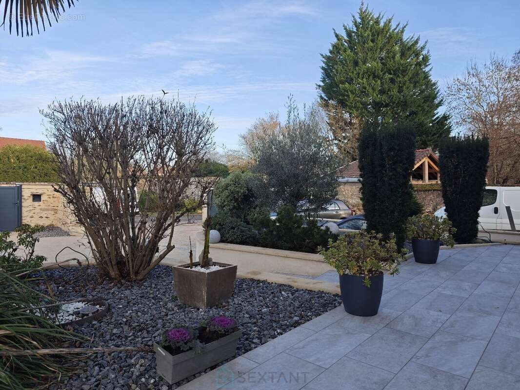 Maison à SAINT-SAUVEUR-SUR-ECOLE