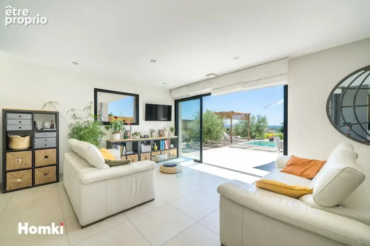 Maison/Villa T5 de 120 m² à Bourg-Saint-Andéol 07700 - photo 3