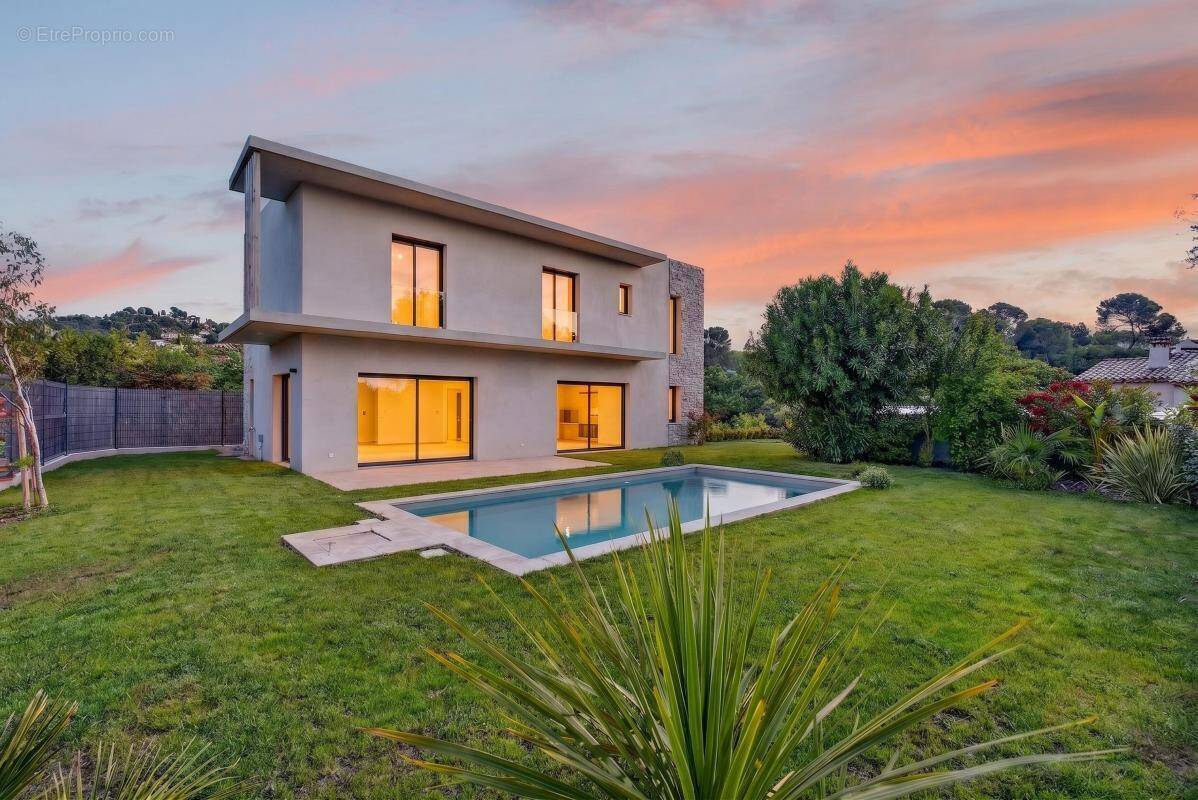 Maison à MOUGINS