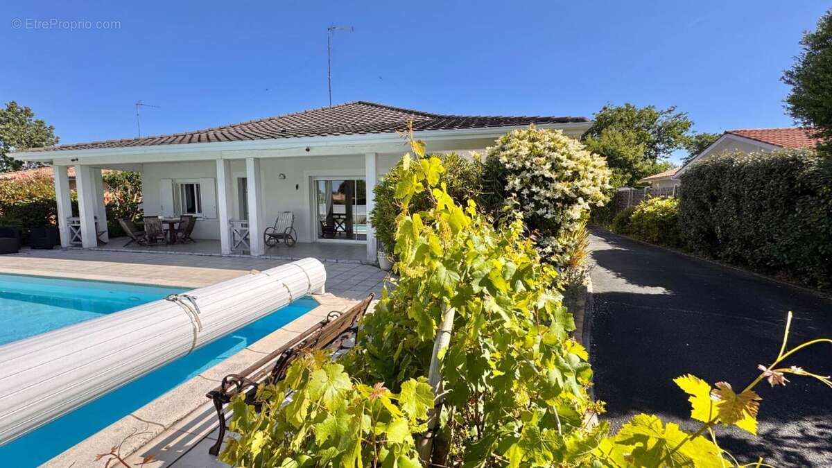 Villa plain-pied avec piscine - photo 3