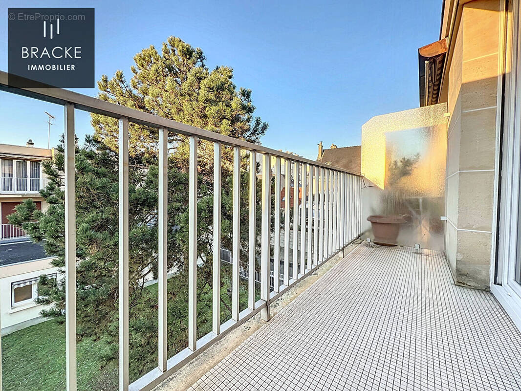 Appartement à LA GARENNE-COLOMBES