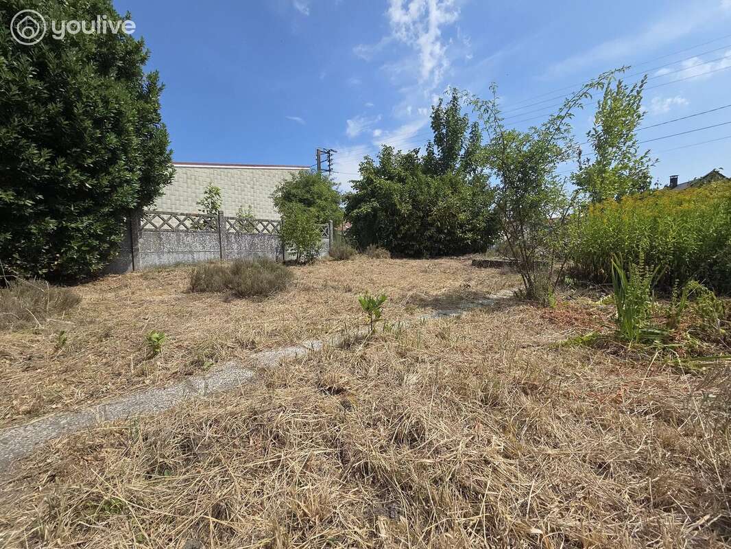 Maison de village en pierre blanche de 150 m²habitable avec jardin,garage et carport sur un terrrain de 451 m² - photo 17