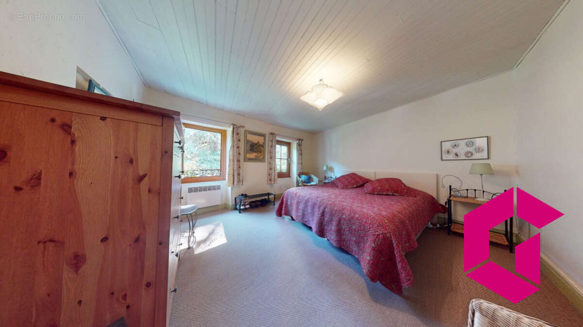 Maison à SAINT-ETIENNE-SUR-USSON