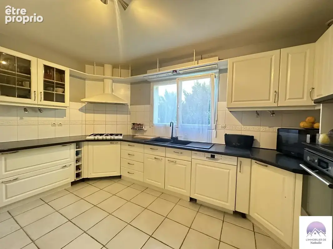 Maison 9 pièces 204 m² à vendre à Eymeux (26730) - photo 3