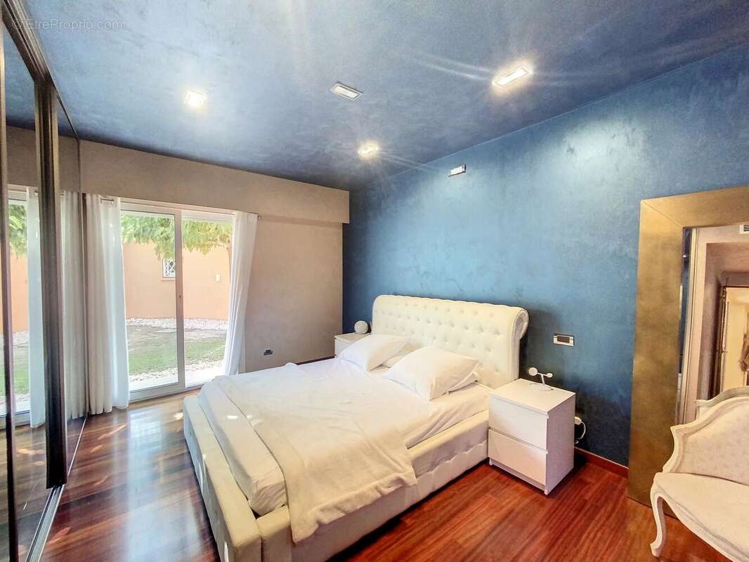 Maison à MANDELIEU-LA-NAPOULE