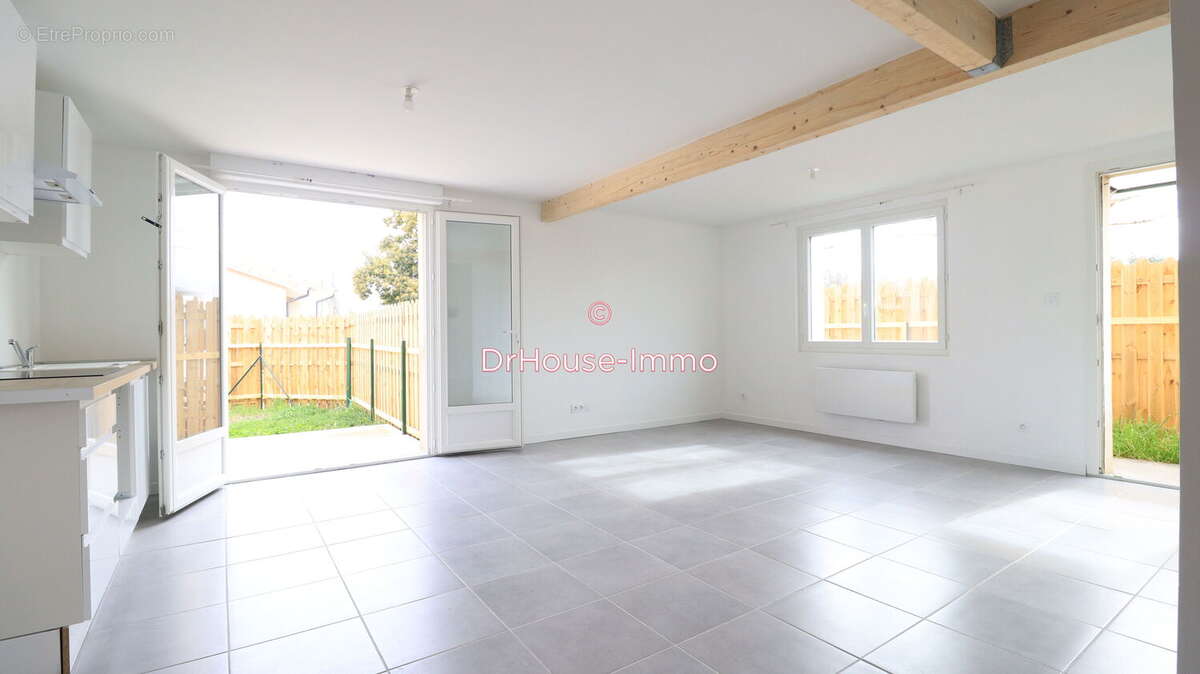 Appartement à SABLONS