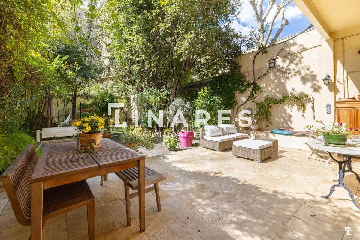 Appartement à MARSEILLE-8E
