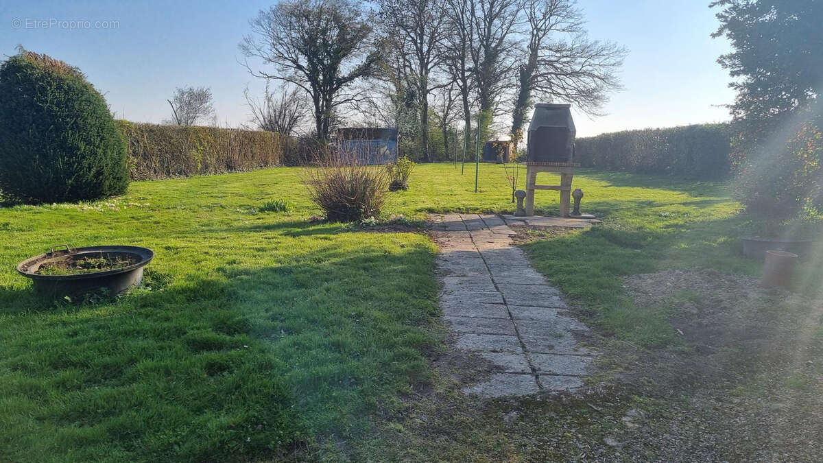 Maison à THIRON-GARDAIS