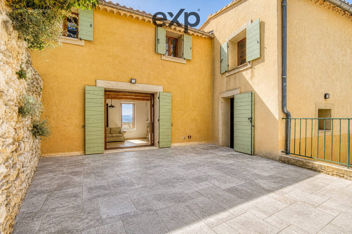 Maison à SAINT-SATURNIN-LES-APT