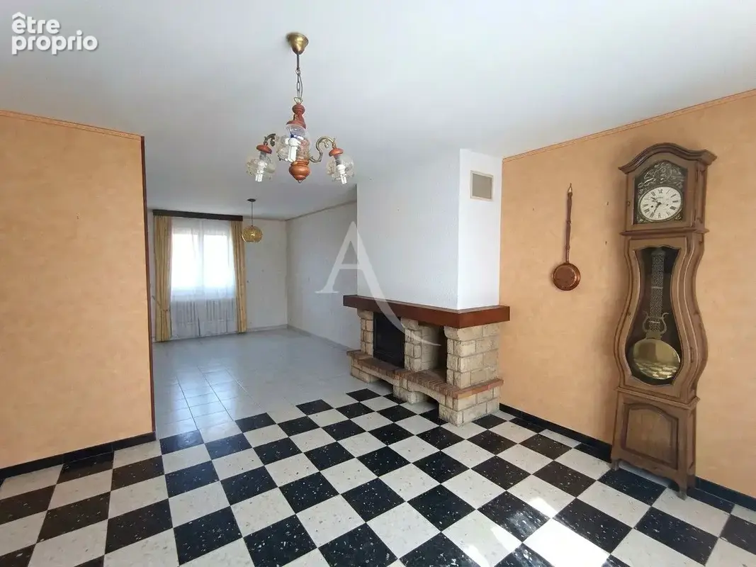 EN VENTE - GARCHIZY - Maison  4 chambres sur sous-sol - photo 2