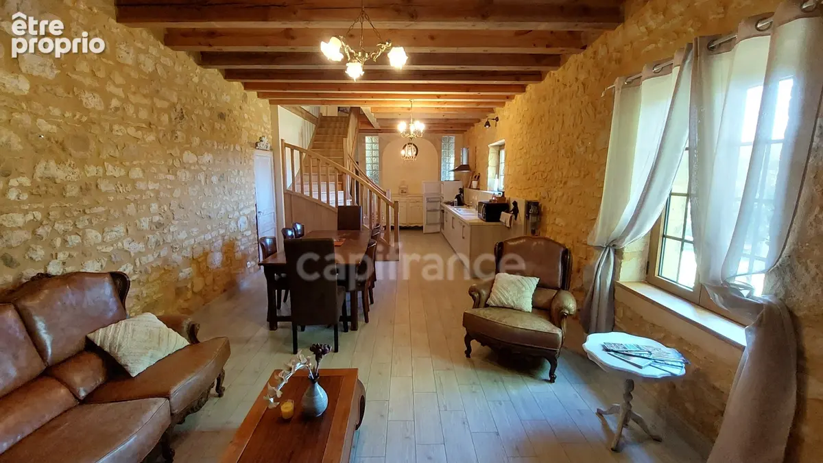 Maison à CARSAC-AILLAC