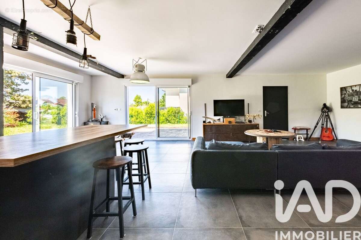 Maison 145 m² à Baverans  - photo 5