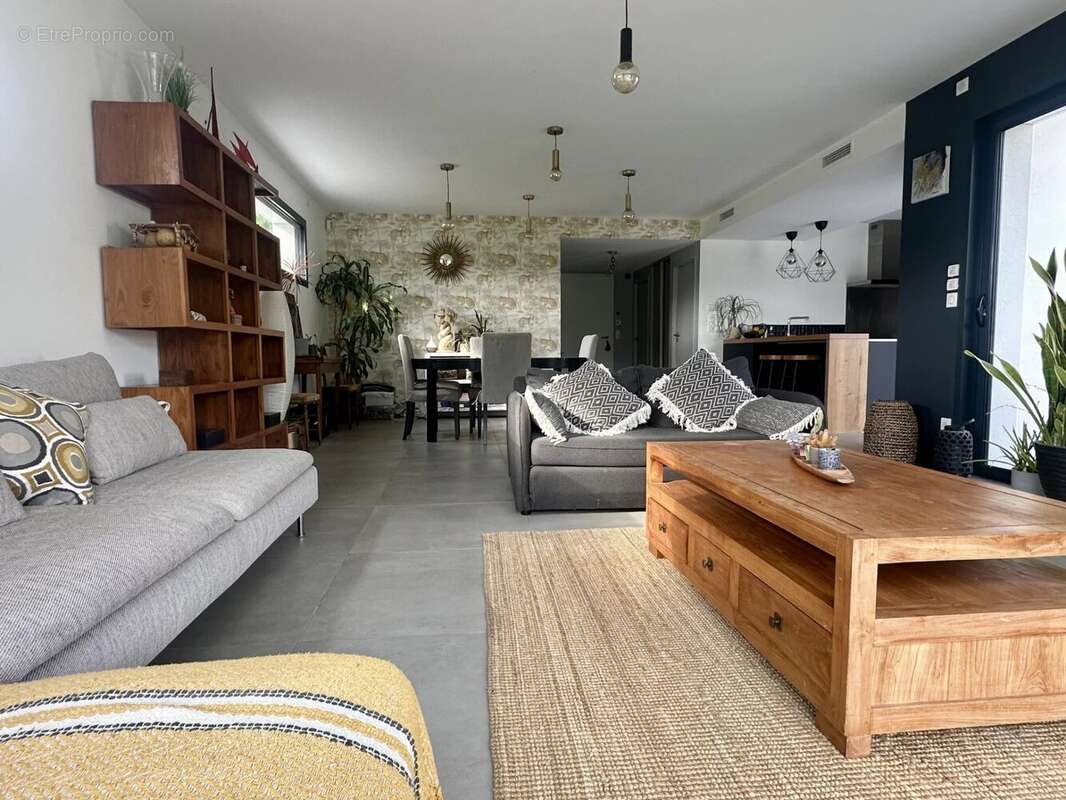 Maison à LAPEYROUSE-FOSSAT