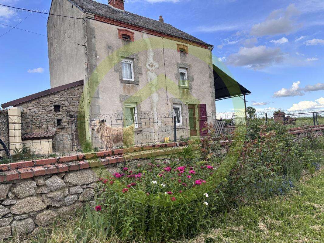 Maison à SAINT-CHABRAIS