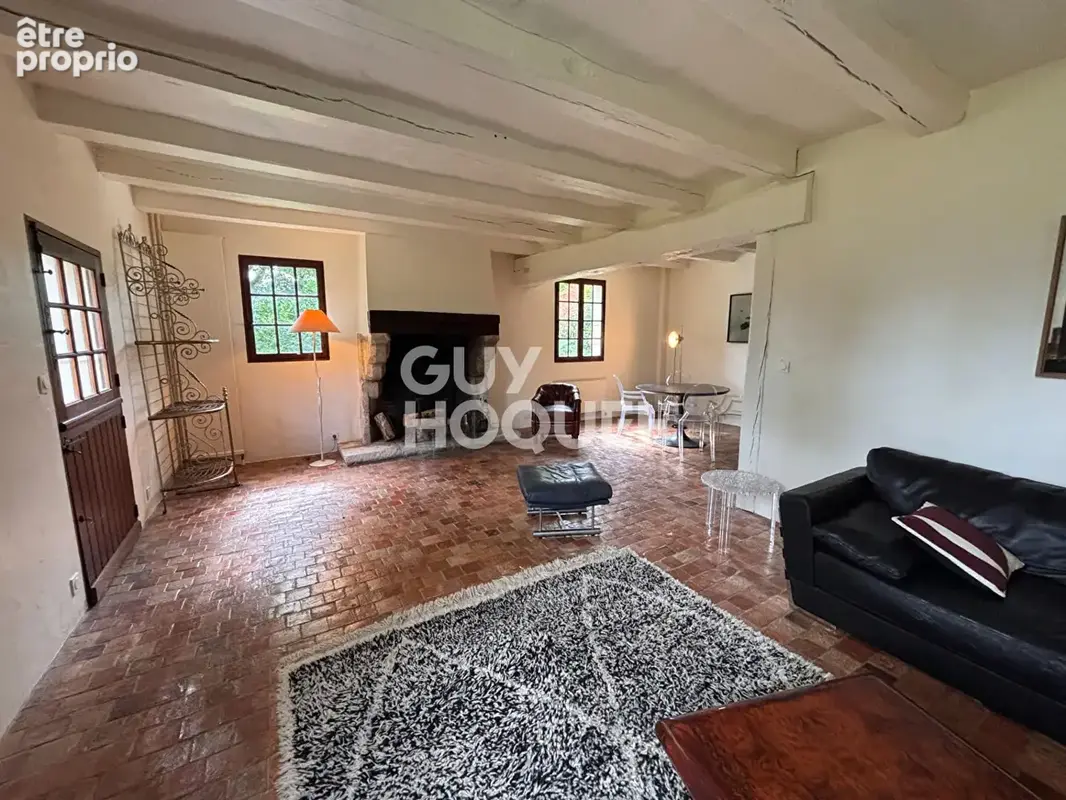 Photo Maison à Saint-Cyr-Sur-Loire au prix de 620 000€