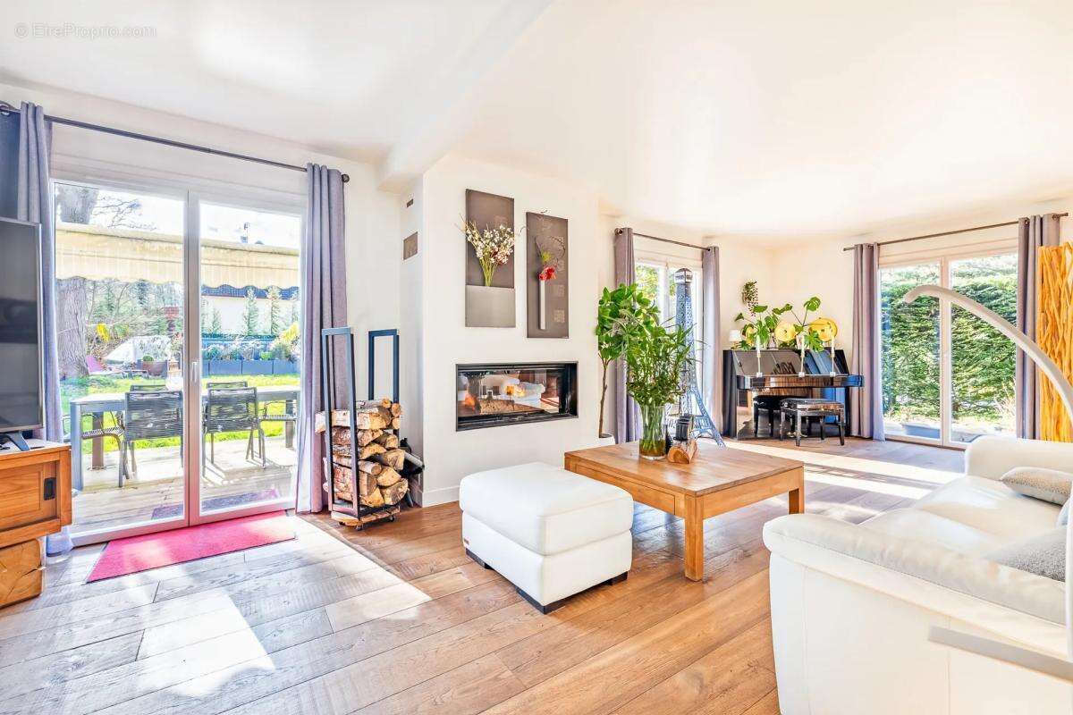 Maison à SAINT-FARGEAU-PONTHIERRY