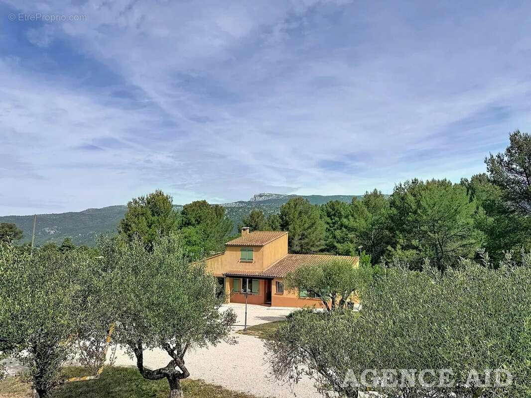 Maison à CUGES-LES-PINS