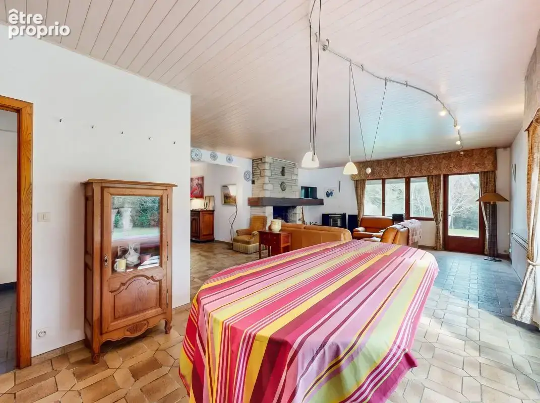 Maison T7 avec piscine et terrain - photo 7