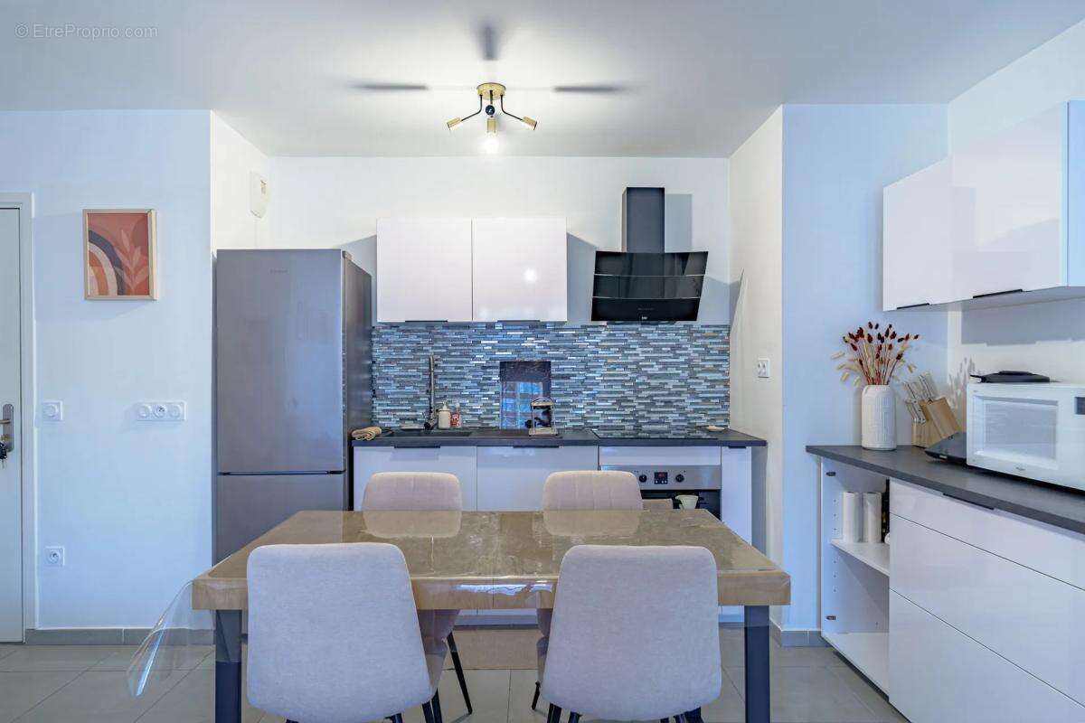 Appartement à MARSEILLE-4E