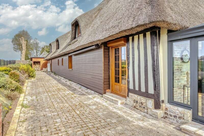 Chaumière de caractère – 200 m² – Environnement privilégié à proximité de Saint-Romain-de-Colbosc - photo 16