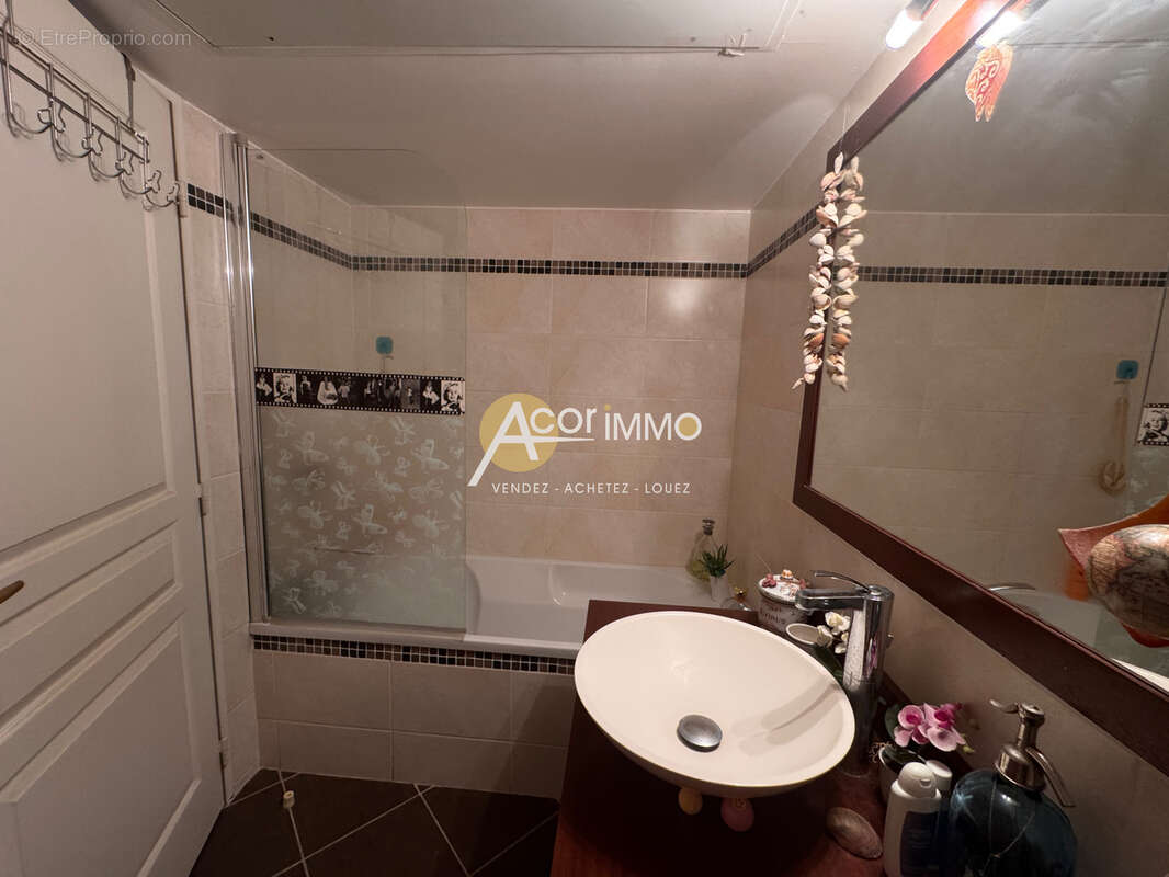 Appartement à SIX-FOURS-LES-PLAGES