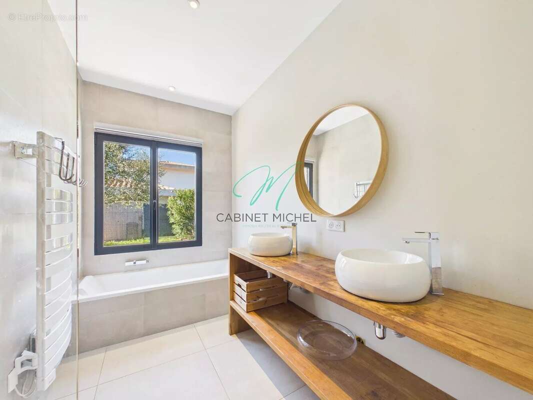 Maison à ROQUEFORT-LES-PINS