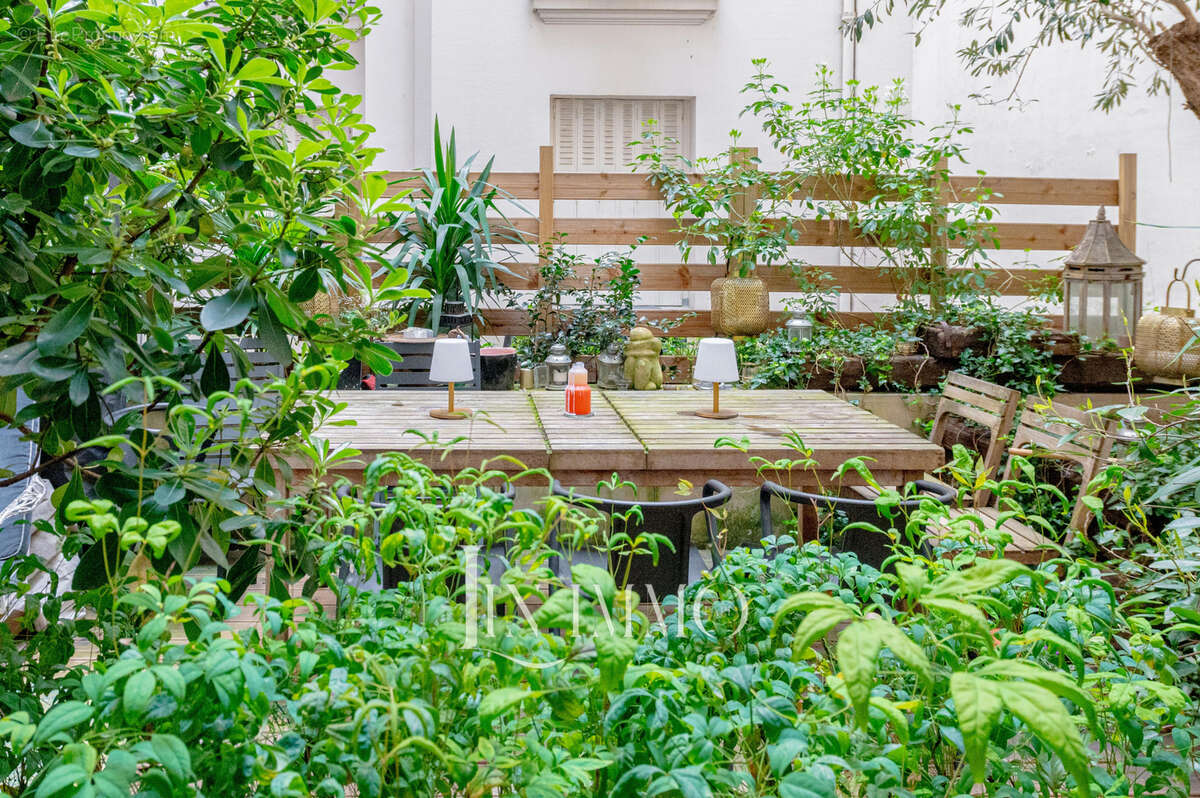 Appartement à PARIS-17E