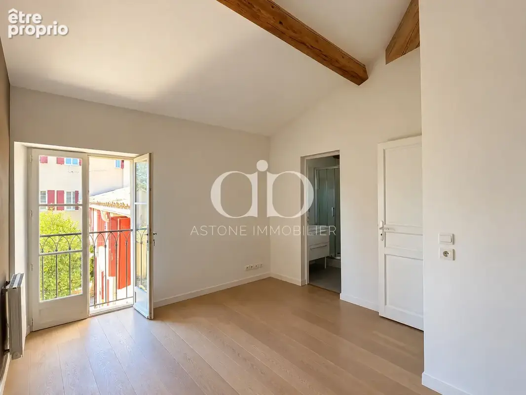 Roquevaire   maison atypique - charme de l’ancien, grand jardin, stationnement - photo 11