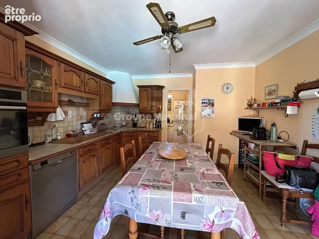 Maison 5 chambres sur parcelle de 1364 m² avec piscine et grand garage - Aubignan - photo 8