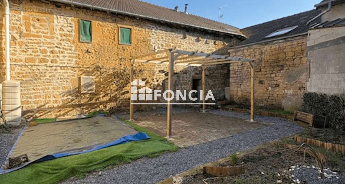 Maison à DOM-LE-MESNIL