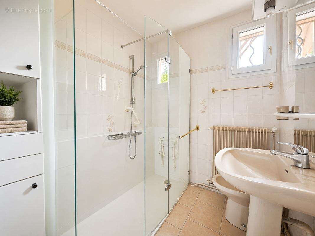 Maison 96 m² à Villeneuve-Les-Avignon  - photo 7