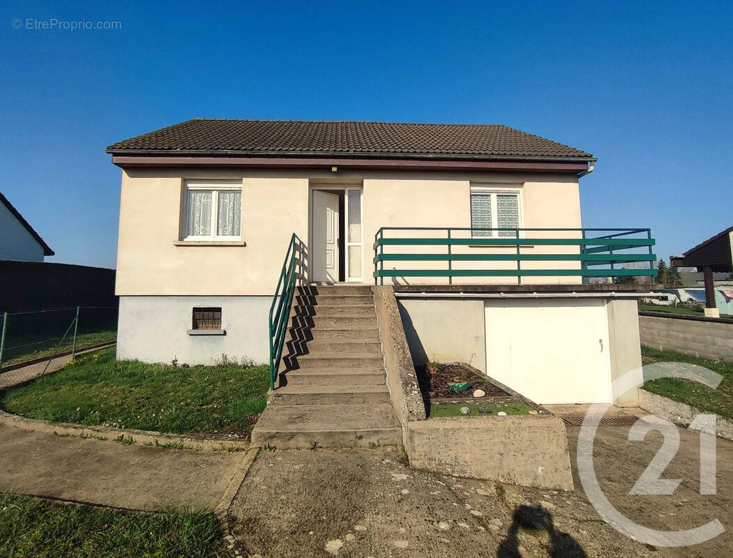 Maison à COSNE-COURS-SUR-LOIRE