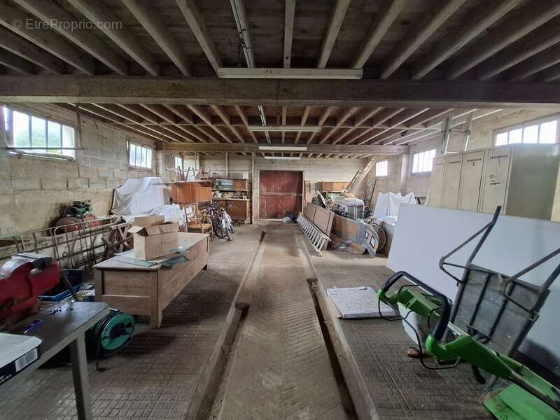 Maison à MONTREUIL-AU-HOULME