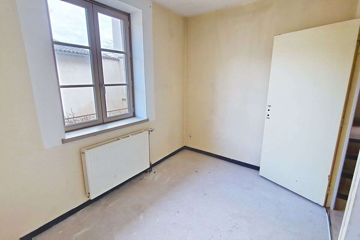 Appartement à L'ARBRESLE