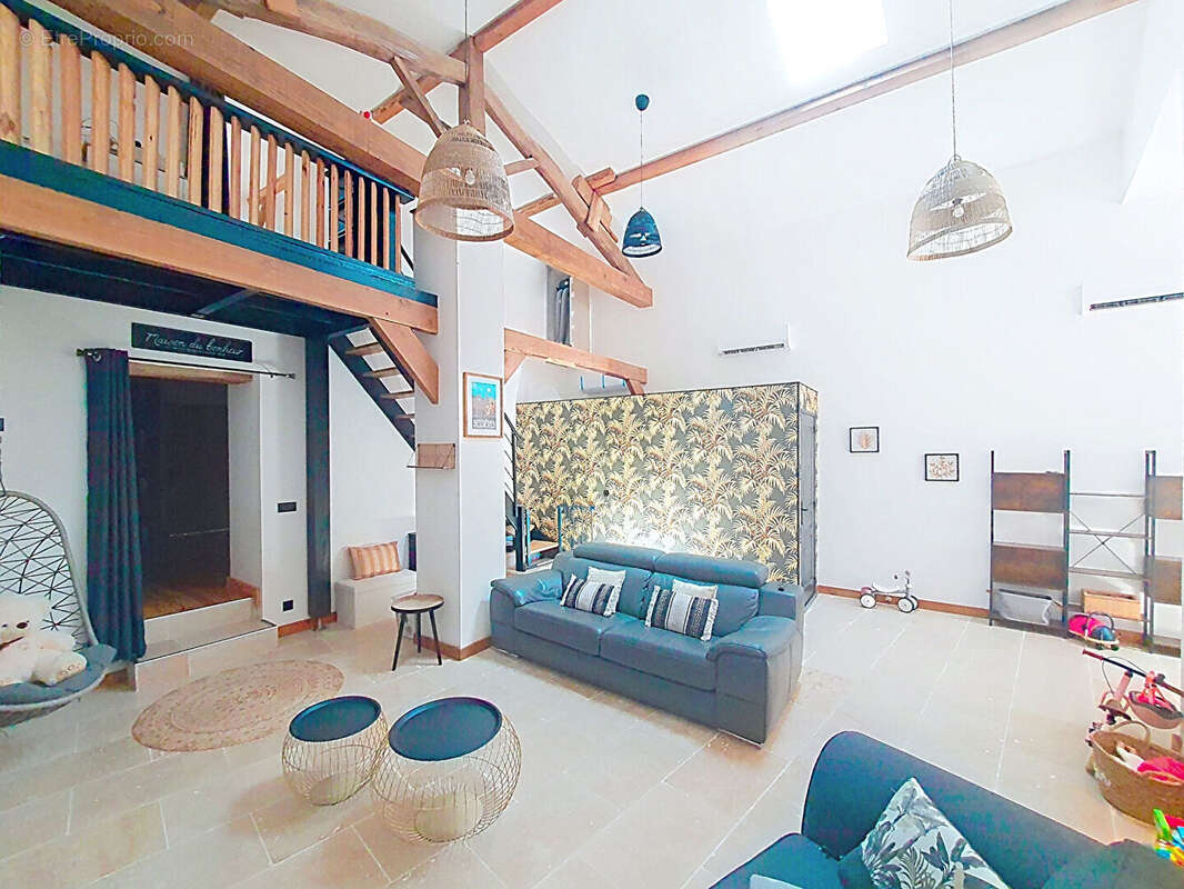 Bessières, maison de type 6 de 158 m² sur une parcelle de 674 m² environ ! - photo 7