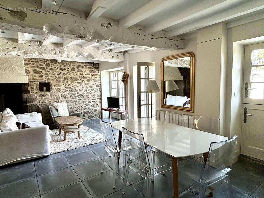 Dinard Saint-Énogat  Maison en pierre de caractère avec dépendance, à deux pas de la plage - photo 11