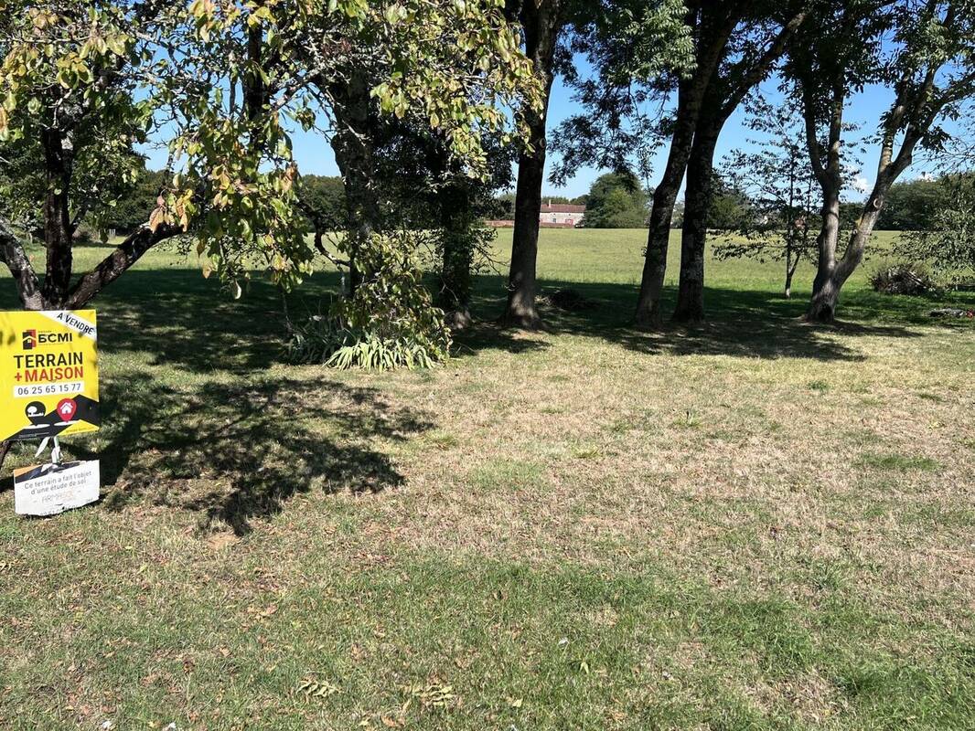 Terrain à TAPONNAT-FLEURIGNAC