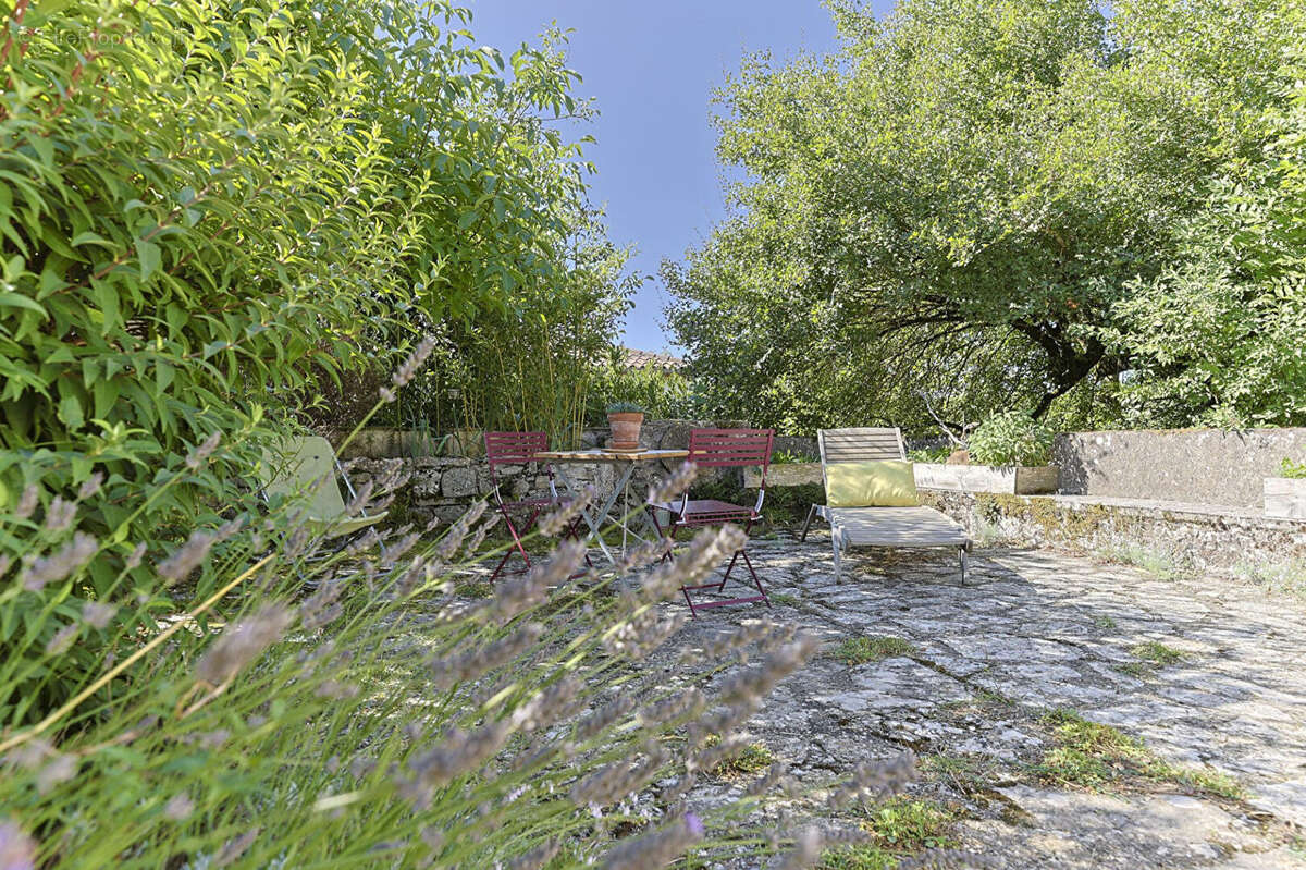 Maison à ROQUEREDONDE